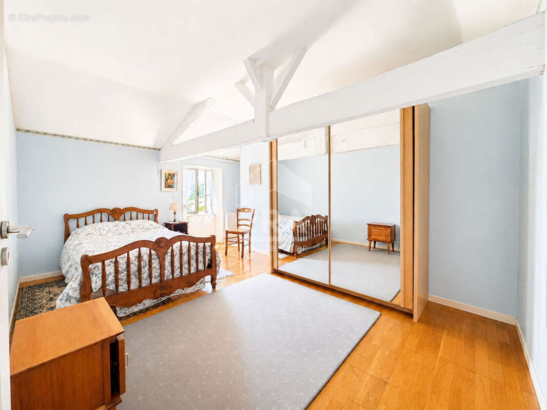 Maison 150m² à chazelles - photo 12
