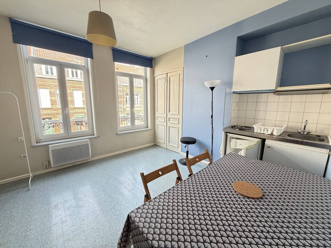 1 er coté rue - Appartement à LILLE