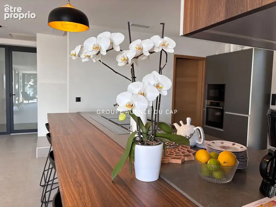 À vendre villa contemporaine de 350m² 8 pièces avec vue mer, à pied des plages et des commerces des issambres - photo 6