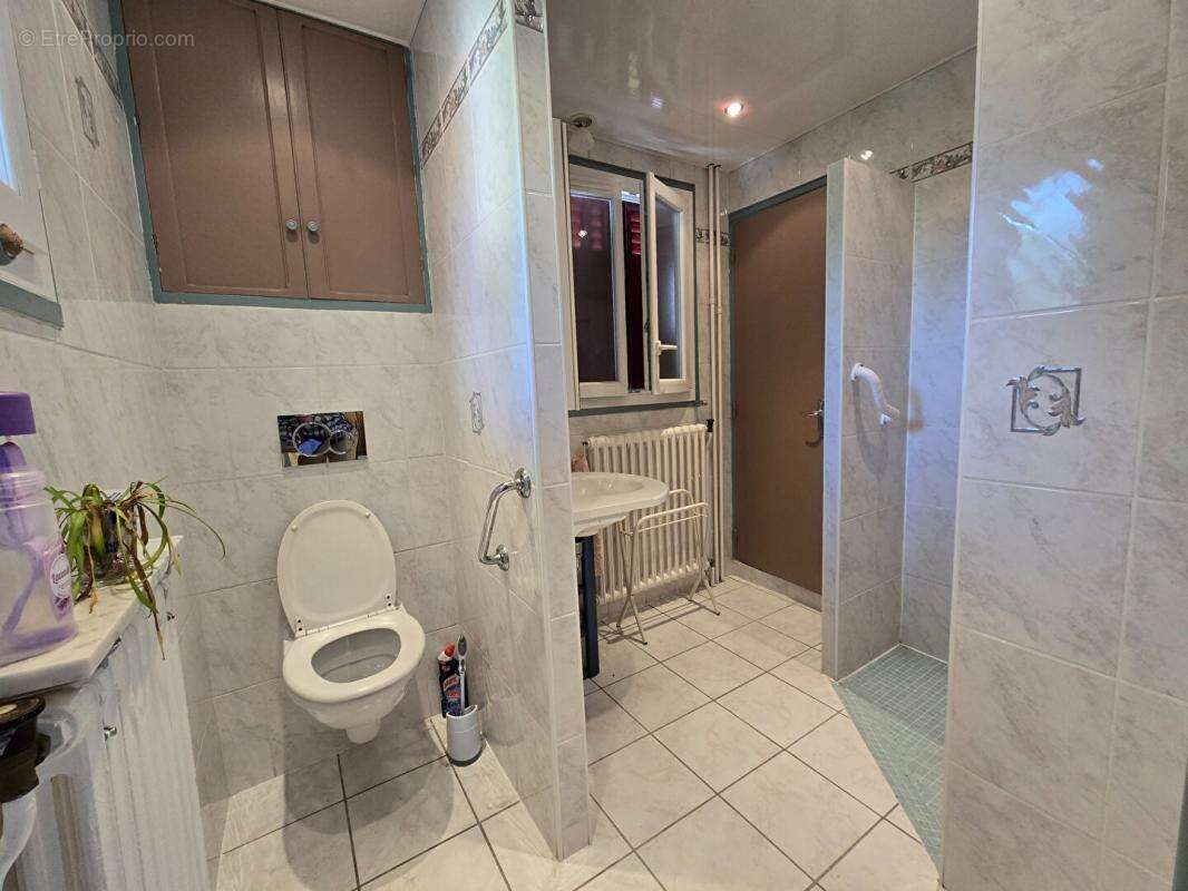 Maison à SAINTE-GENEVIEVE-DES-BOIS