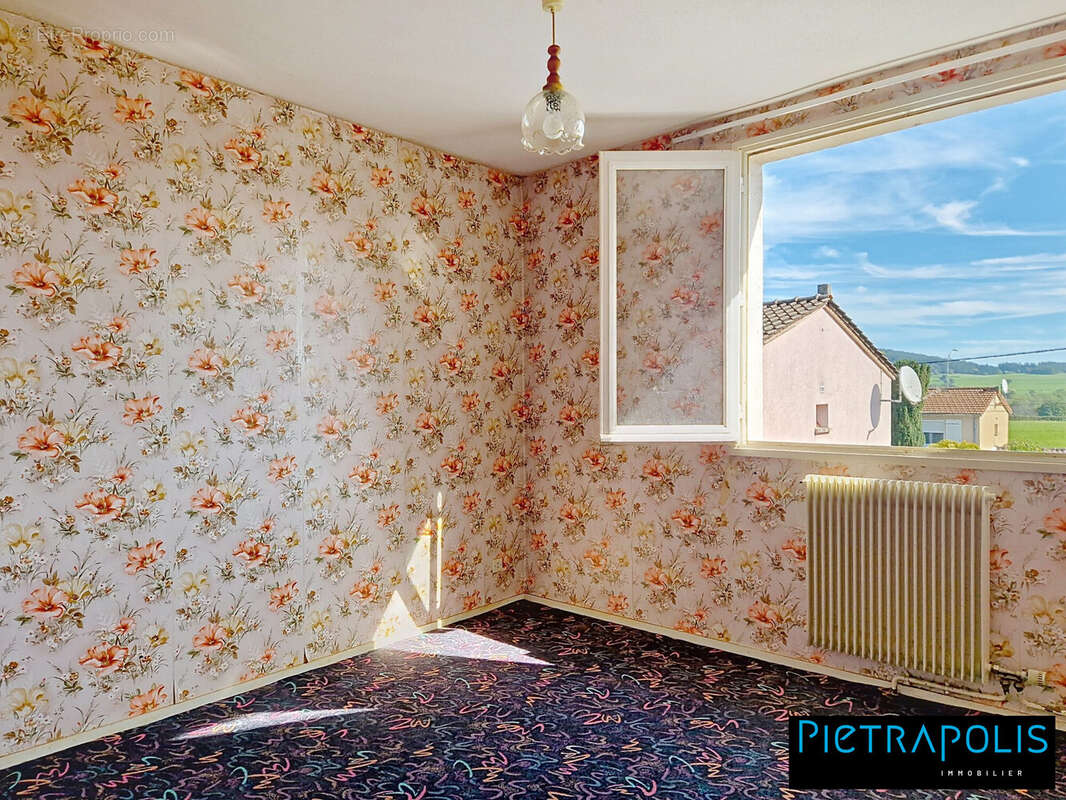 Maison à LA CLAYETTE