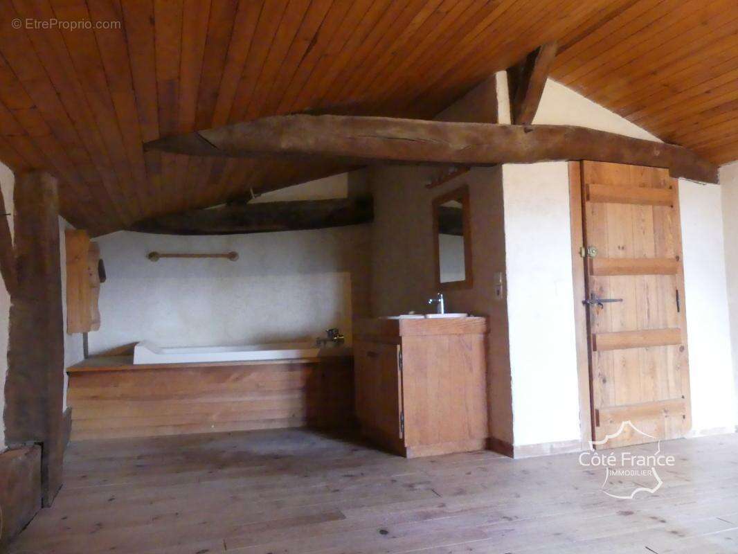 Maison à SAINT-ETIENNE-D'ORTHE