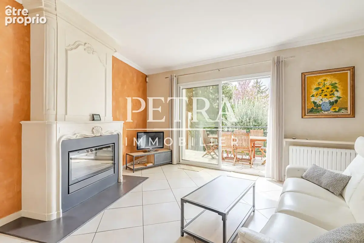 Maison 190 m² - centre ville - jardin - terrasse - garage - photo 4
