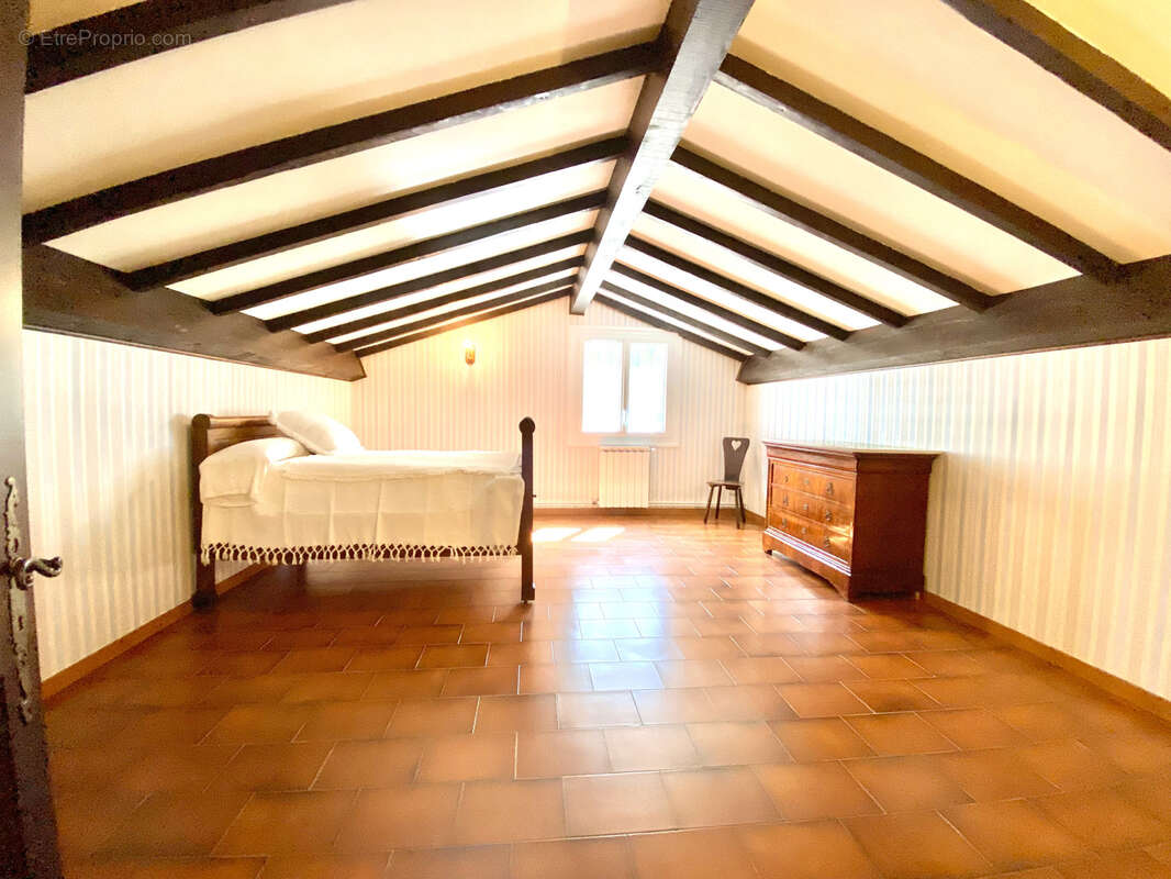 Maison à MONTELIMAR