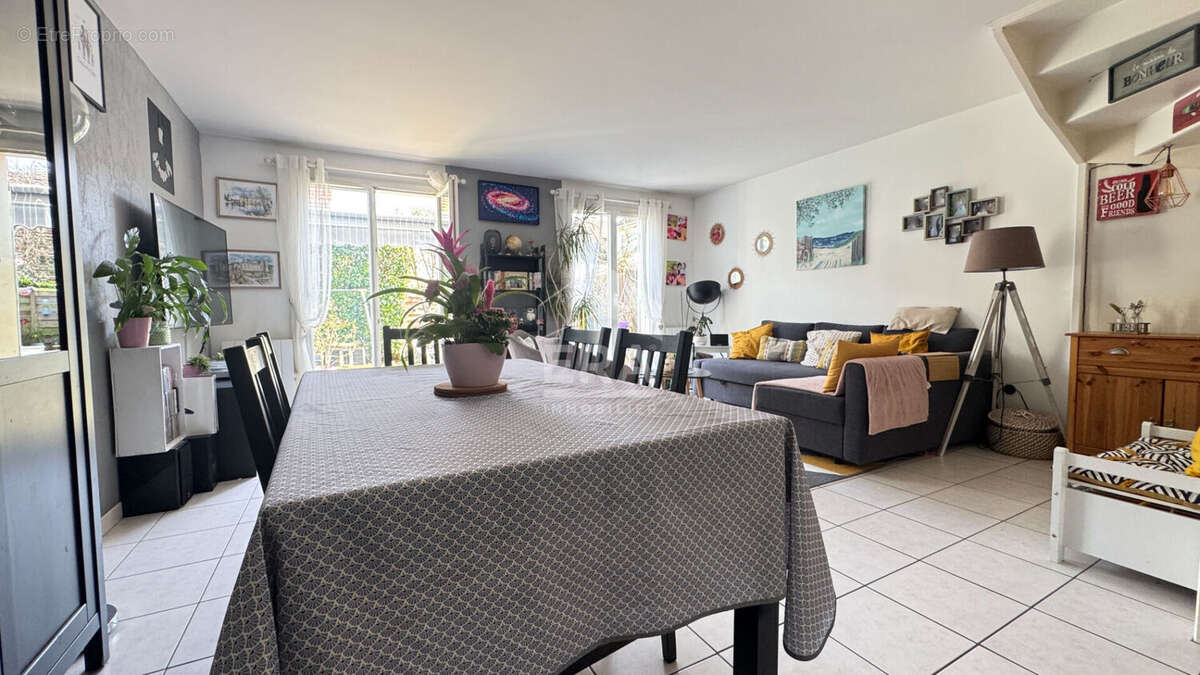 Maison à CORBEIL-ESSONNES