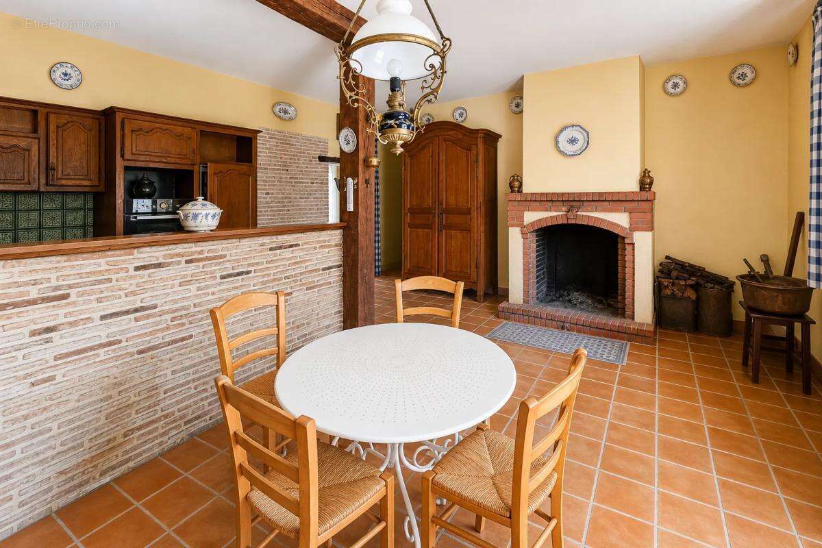 Élégante Maison de Maître du XIXème à Saint-Laurent-des-Hommes - photo 2