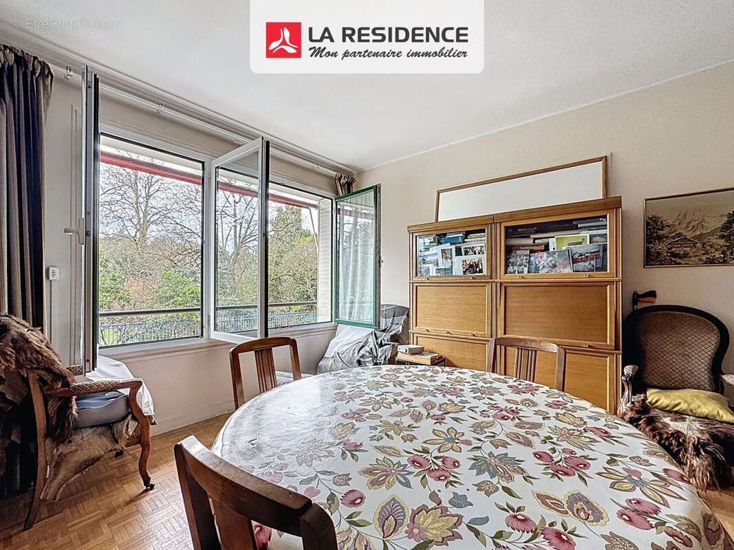 Appartement à PARIS-14E