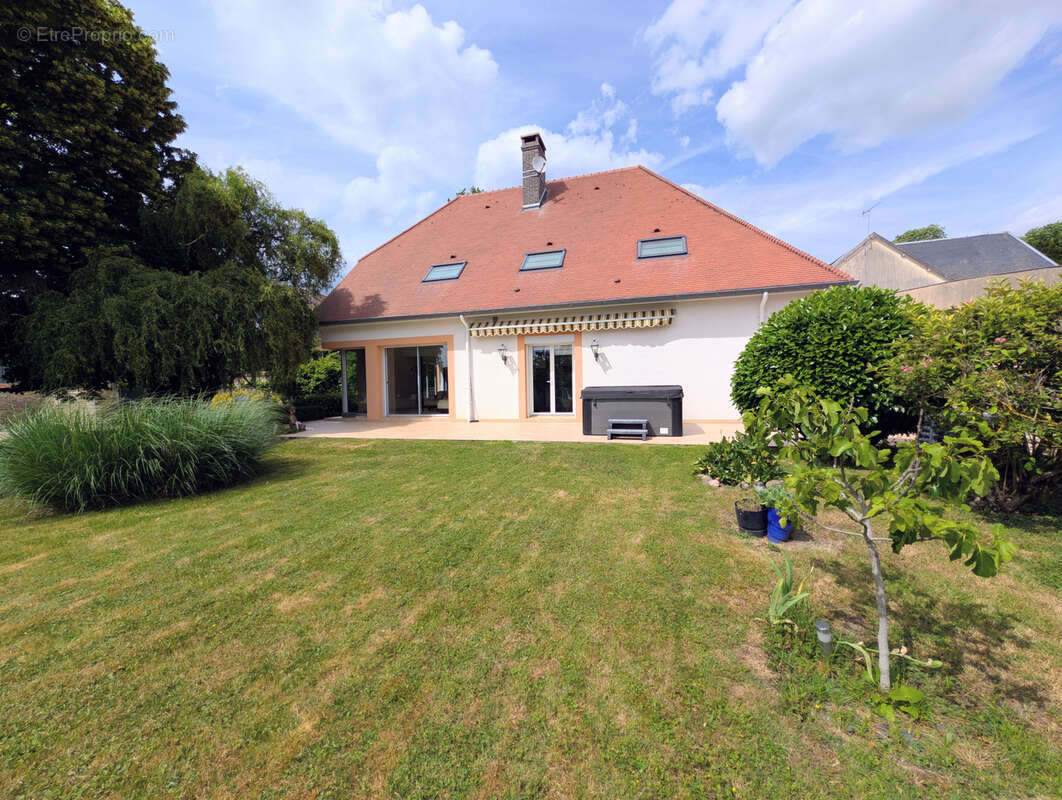 Maison à VENDEUVRE-SUR-BARSE