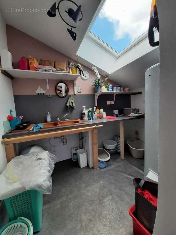 Maison en pierre gros potentiel - photo 8