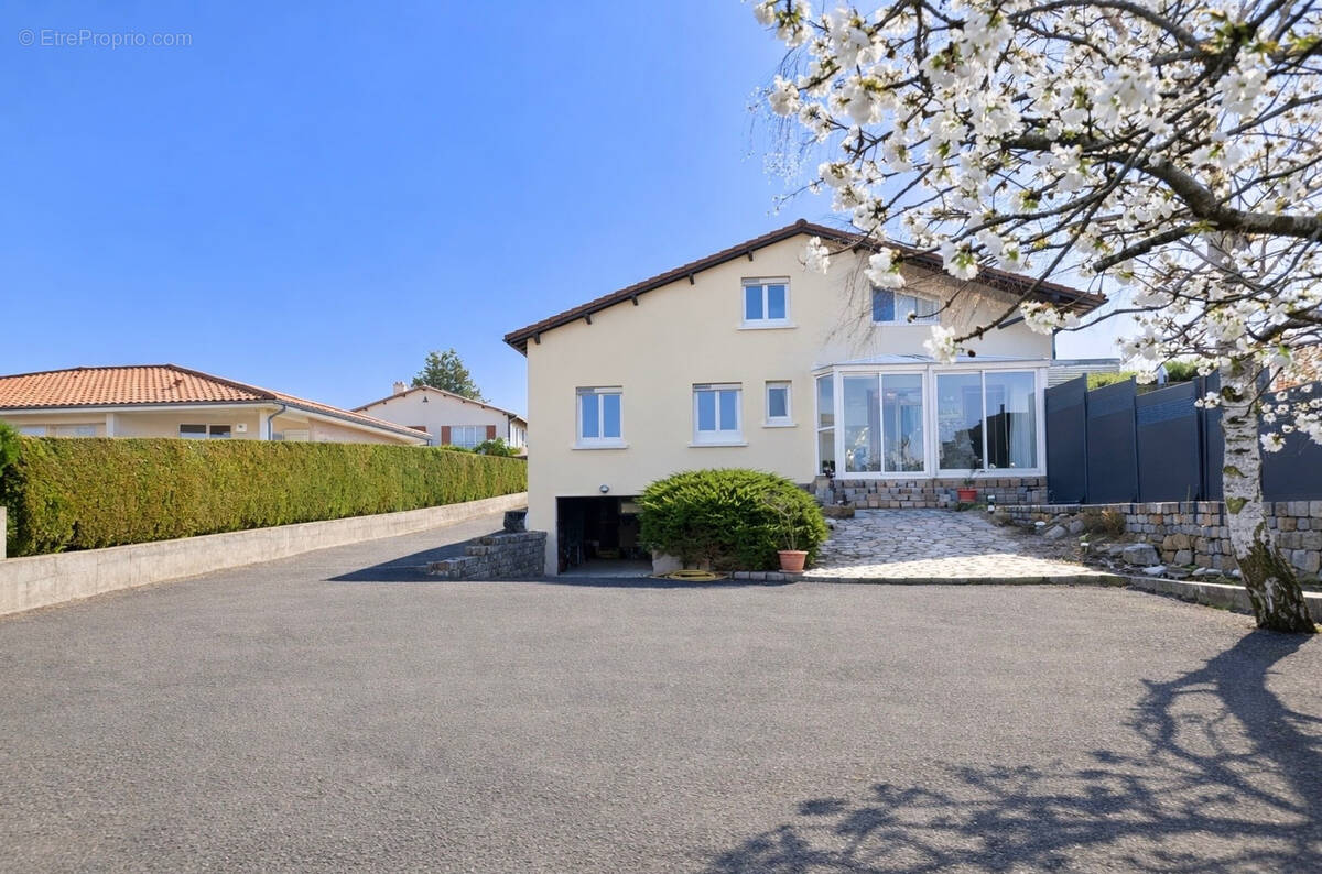 Maison à PONT-DU-CHATEAU