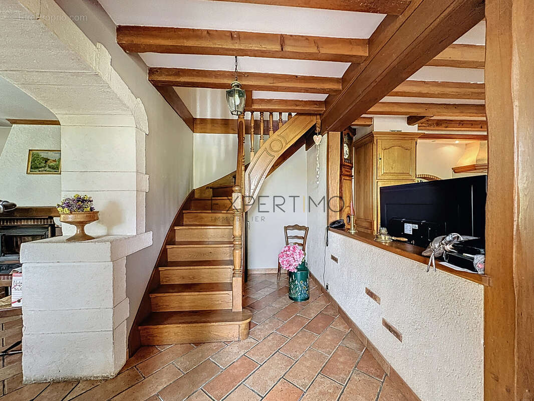 Charmante maison avec 2 gîtes indépendants à Sennecey-le-Grand : Calme, Potentiel et Revenu - photo 14