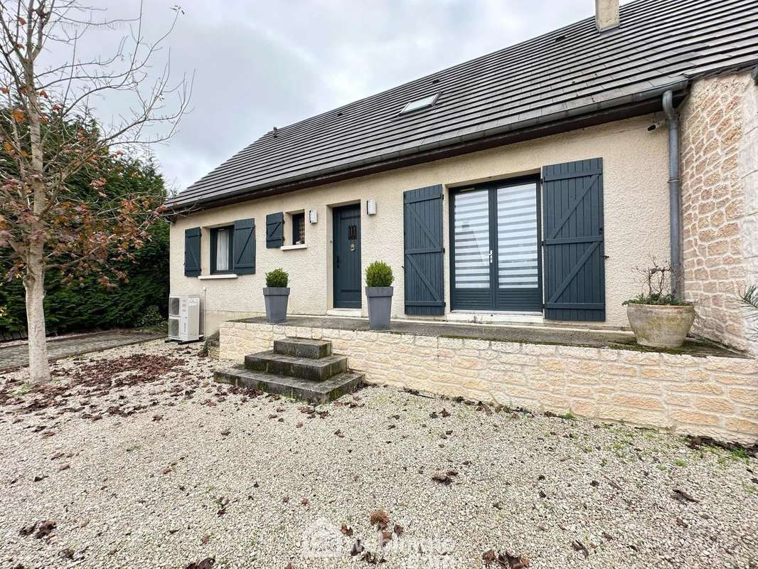 Découvrons l'intérieur - Maison à MAUREGNY-EN-HAYE