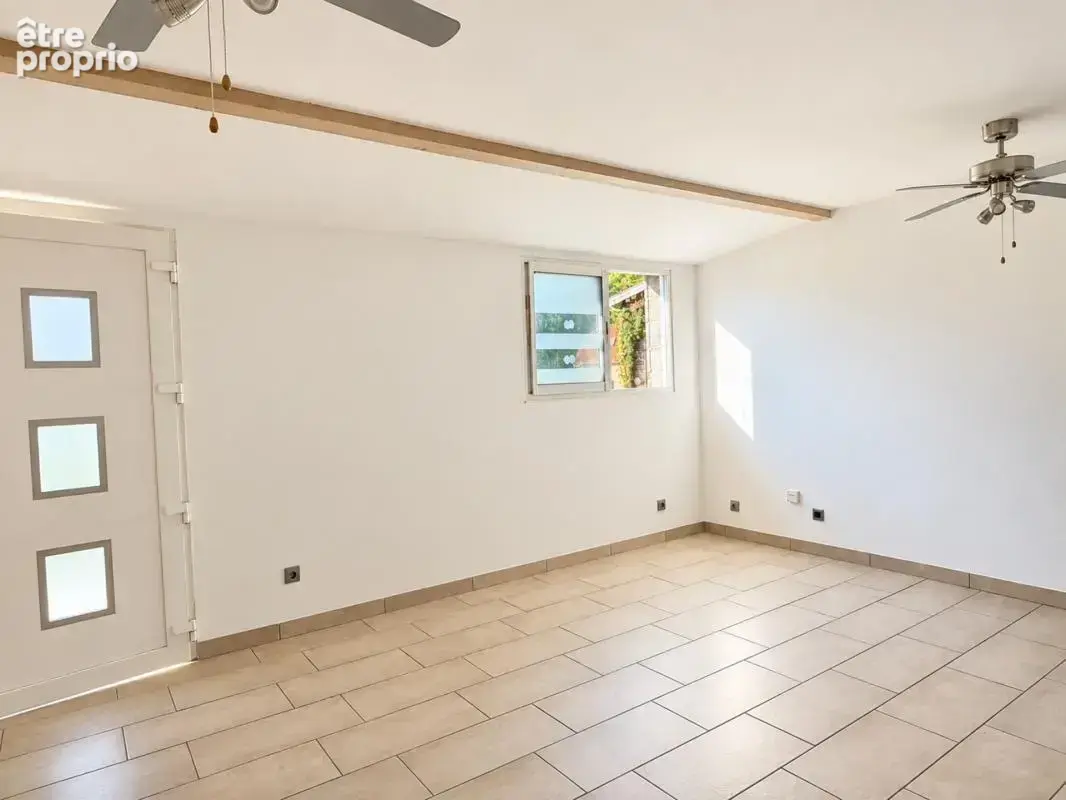 Maison de caractère en pierre avec vaste terrain clos - photo 2