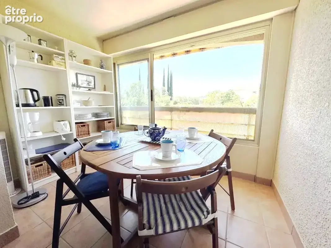 Appartement à LA LONDE-LES-MAURES
