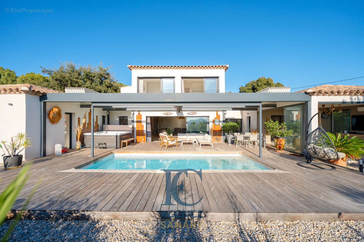Maison à LA CADIERE-D'AZUR