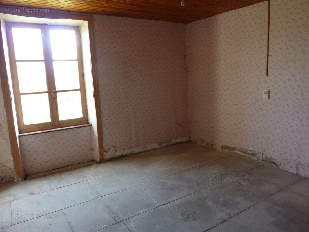Maison à COULONGES