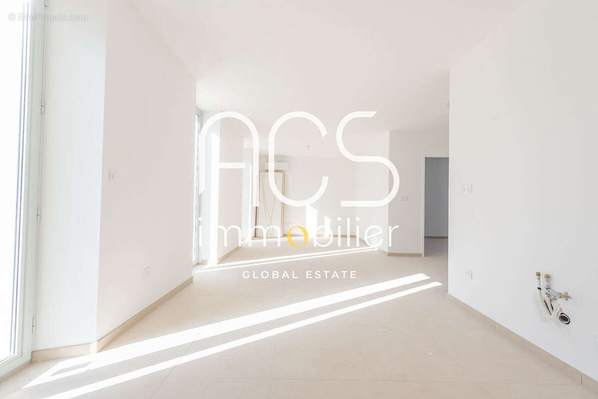 Appartement à CHATEAUNEUF-LES-MARTIGUES