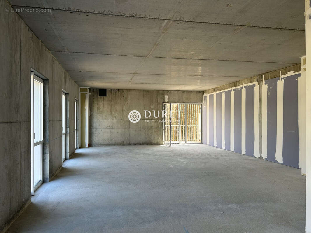 Commerce à LES HERBIERS