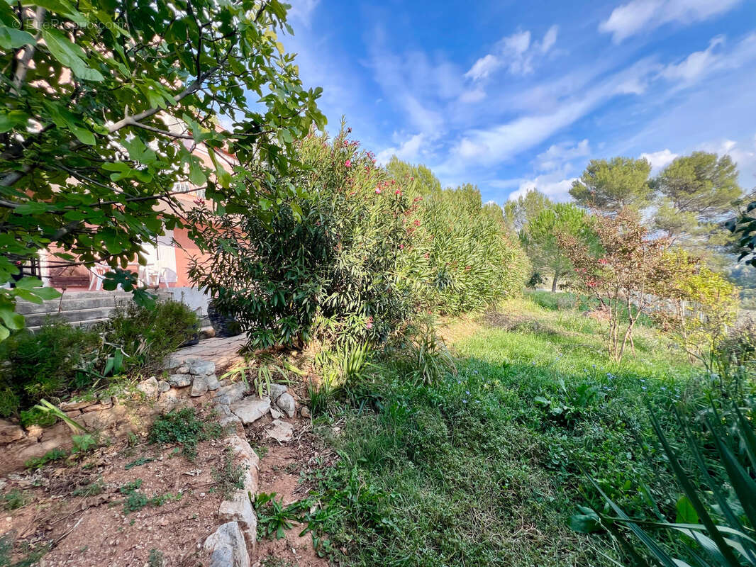 Maison à LA DESTROUSSE