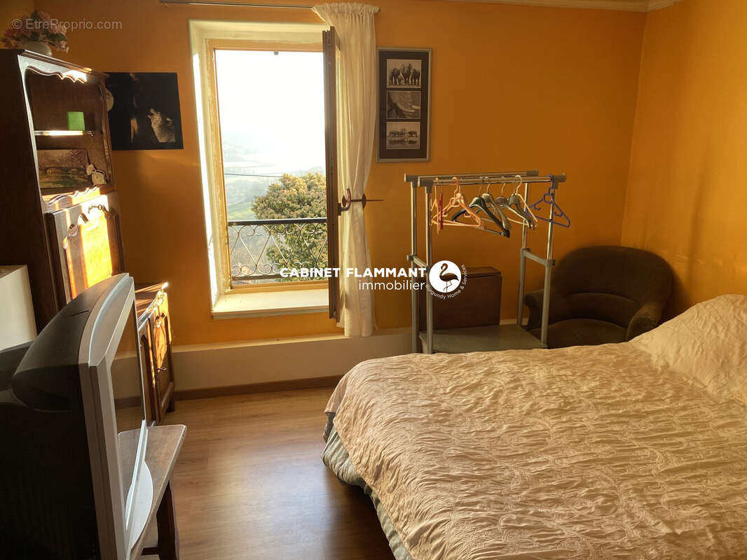Maison 180 m² à Bussy-Le-Grand  - photo 8