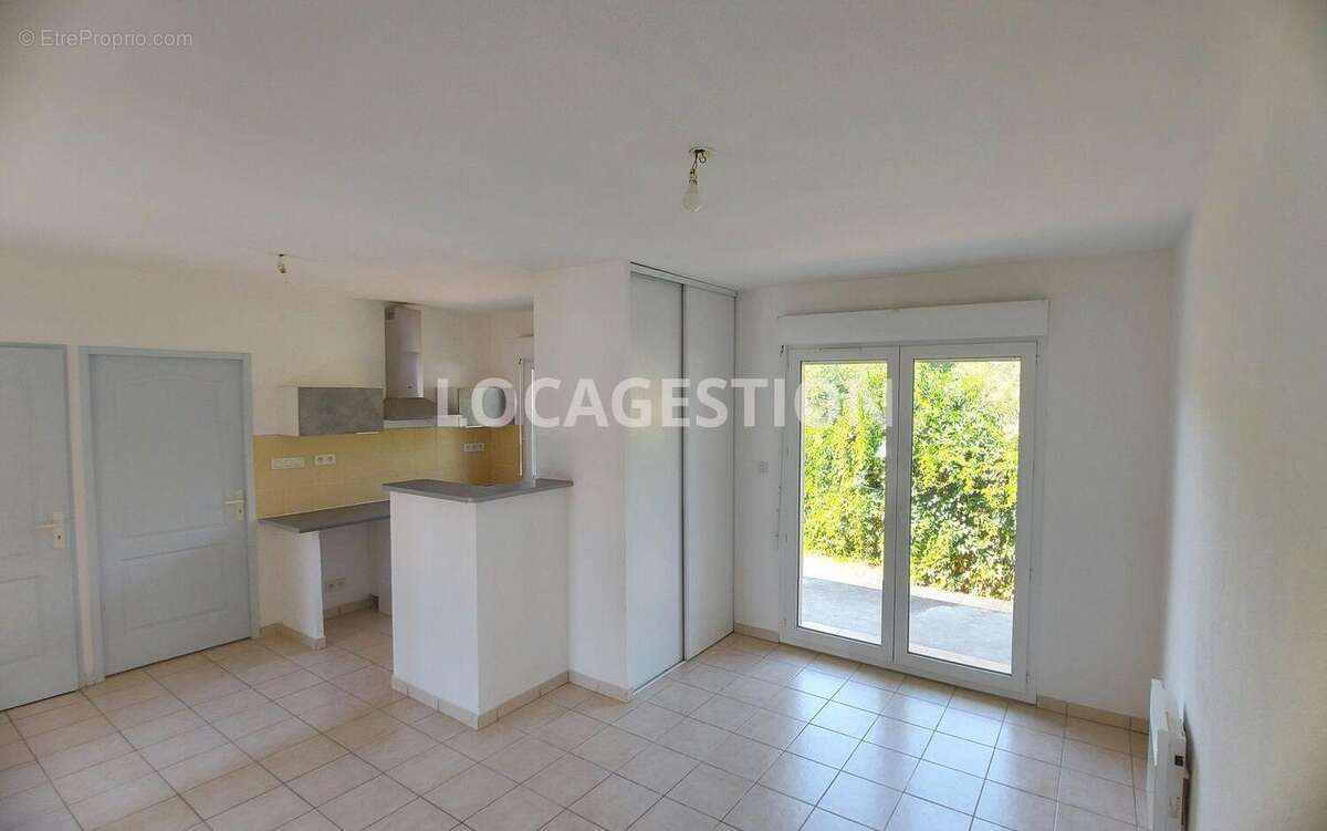 Appartement à PECHBONNIEU