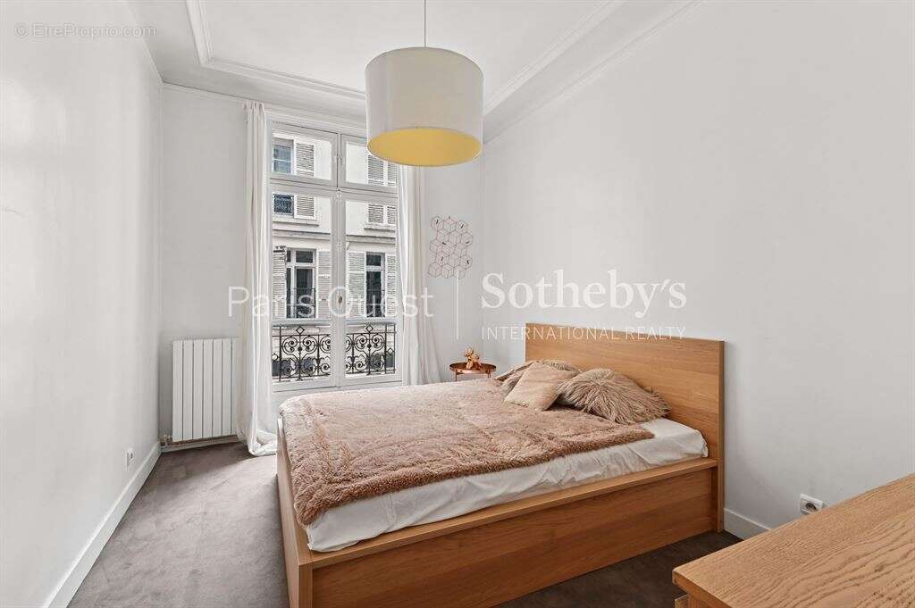 Appartement à PARIS-8E