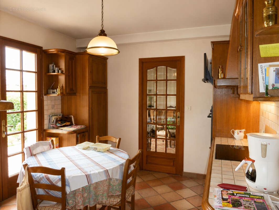 Maison à vendre   Grand terrain, 5 chambres, sous-sol intégral ! - photo 3