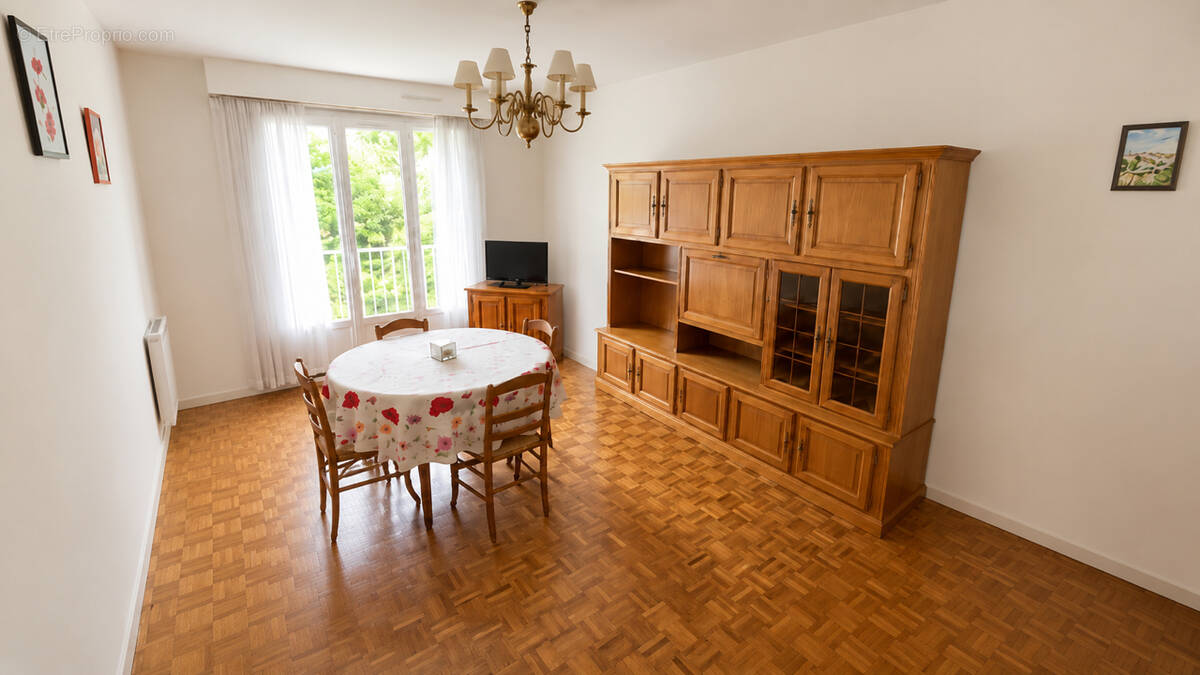 Appartement à SAINT-CYR-SUR-LOIRE