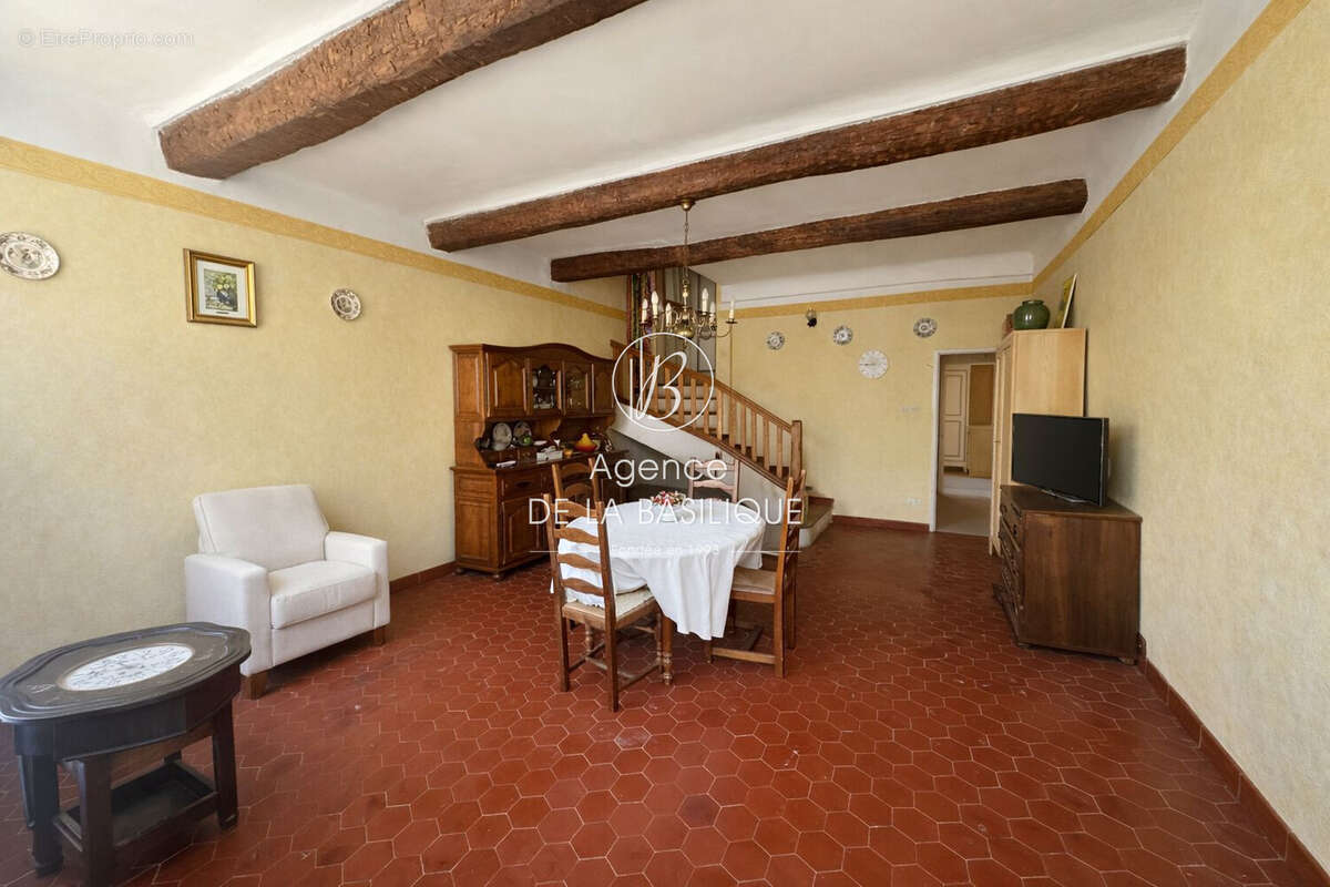 Maison à SAINT-MAXIMIN-LA-SAINTE-BAUME