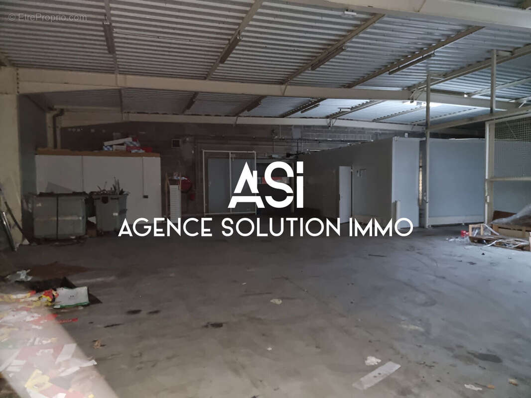 Commerce à VILLAINES-LA-JUHEL