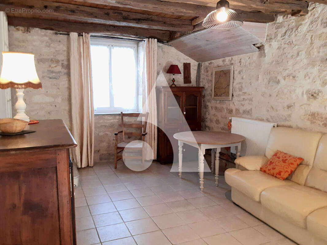 Maison à LABASTIDE-MARNHAC