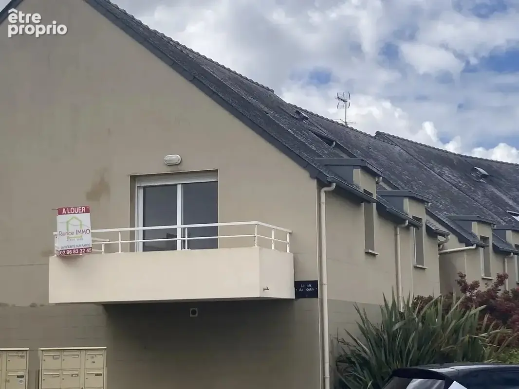 Lehon - t2 lumineux avec balcon, parking & résidence sécurisée - photo 3