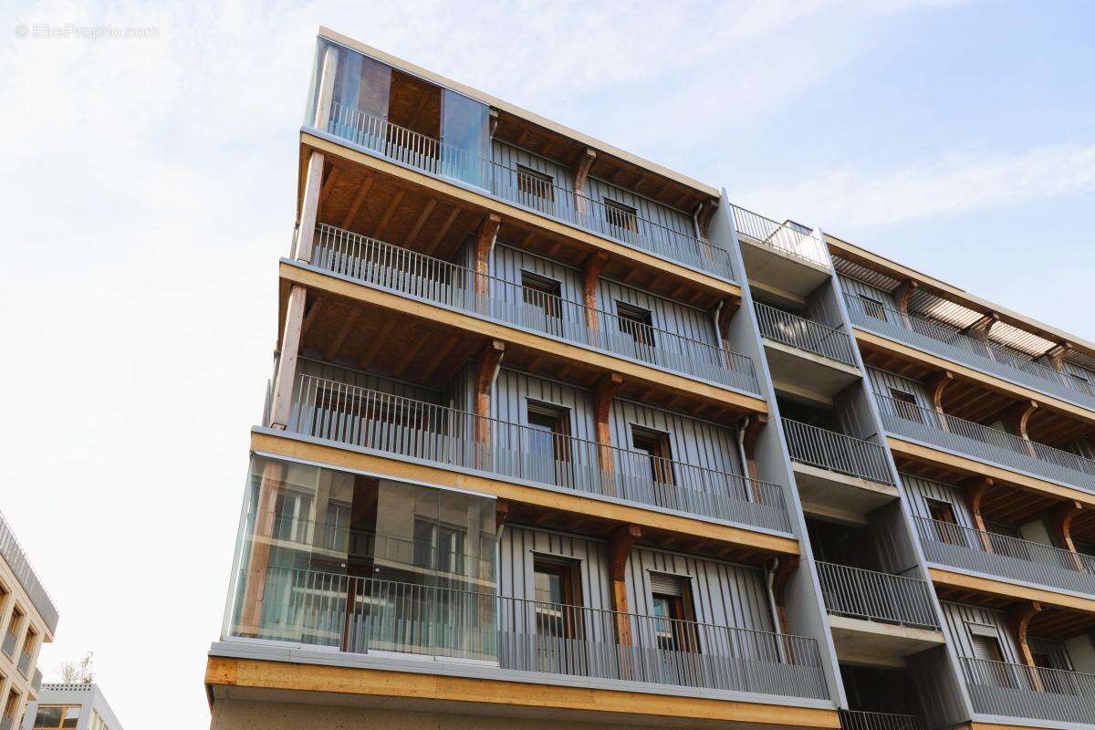 Appartement à L'ILE-SAINT-DENIS