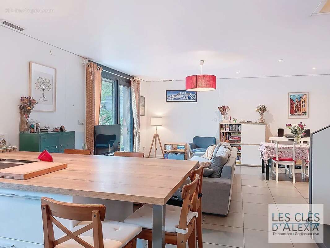 Maison à SAINT-ANDEOL-LE-CHATEAU