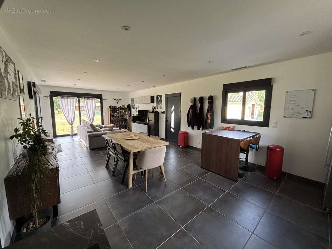 Maison 105 m² à Belhade  - photo 4