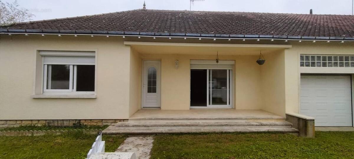 Photo 1 - Maison à DANGE-SAINT-ROMAIN