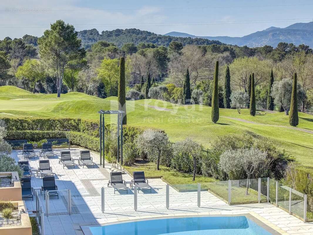 Appartement à MOUGINS