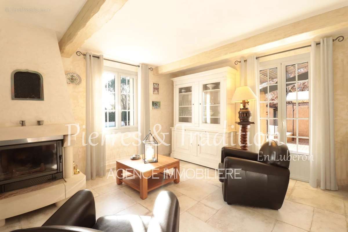 Maison à SAINT-SATURNIN-LES-APT