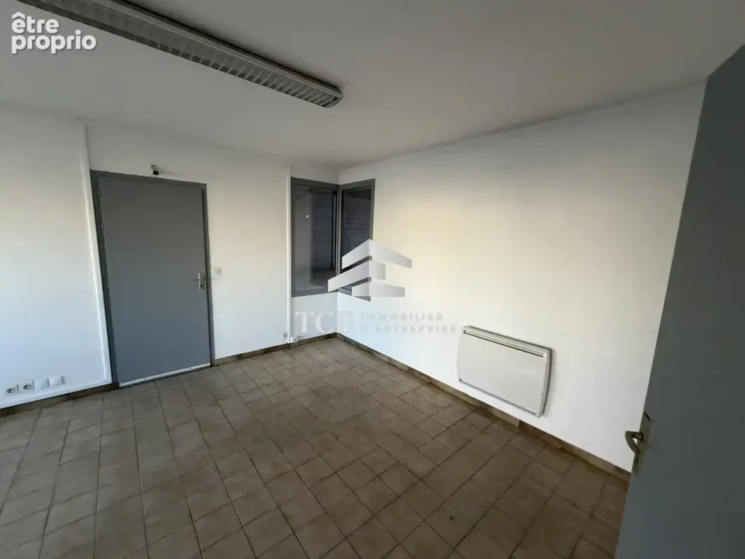 Commerce 620 m² à vendre à Coueron (44220) - photo 9
