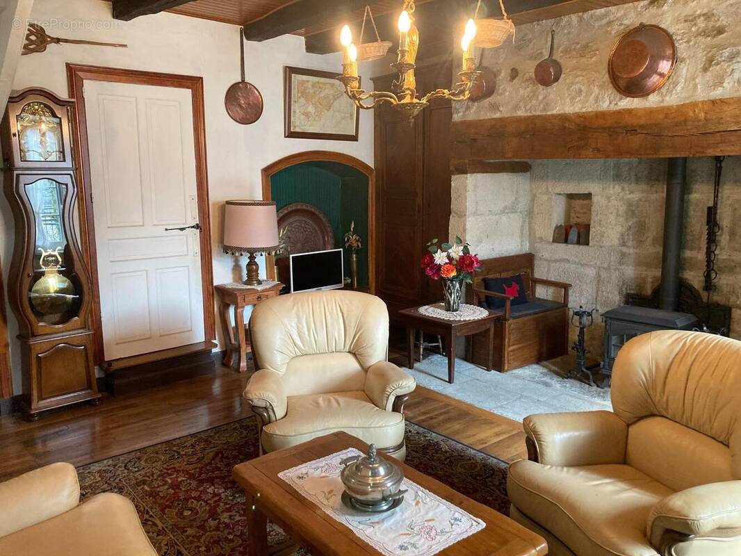 Photo 1 - Maison à ANTIGNAC