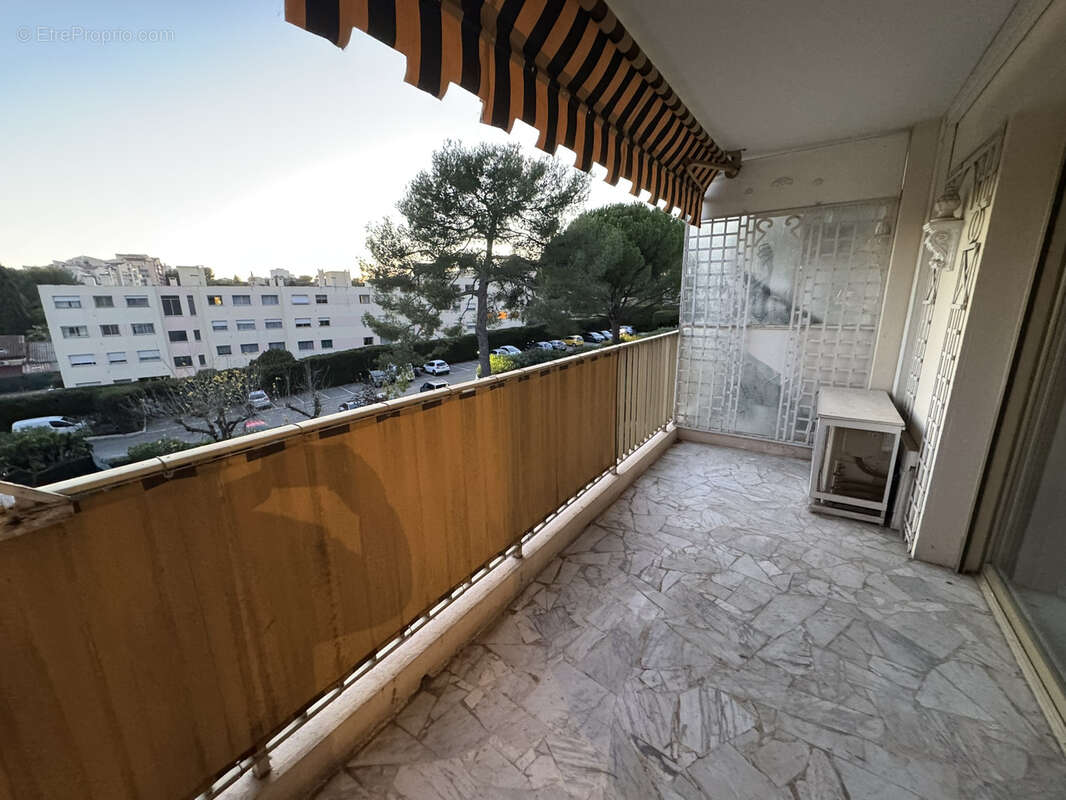 Appartement à LE CANNET