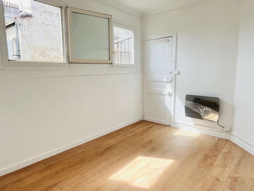 Appartement à MARSEILLE-5E