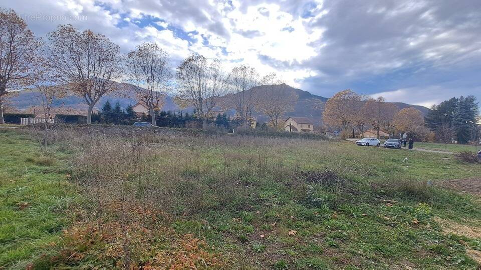 Terrain à LA ROCHE-DES-ARNAUDS