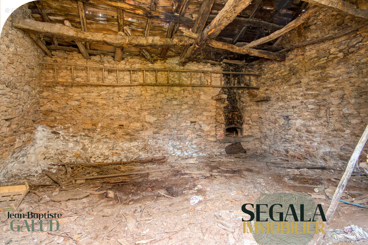 Maison à MIRANDOL-BOURGNOUNAC