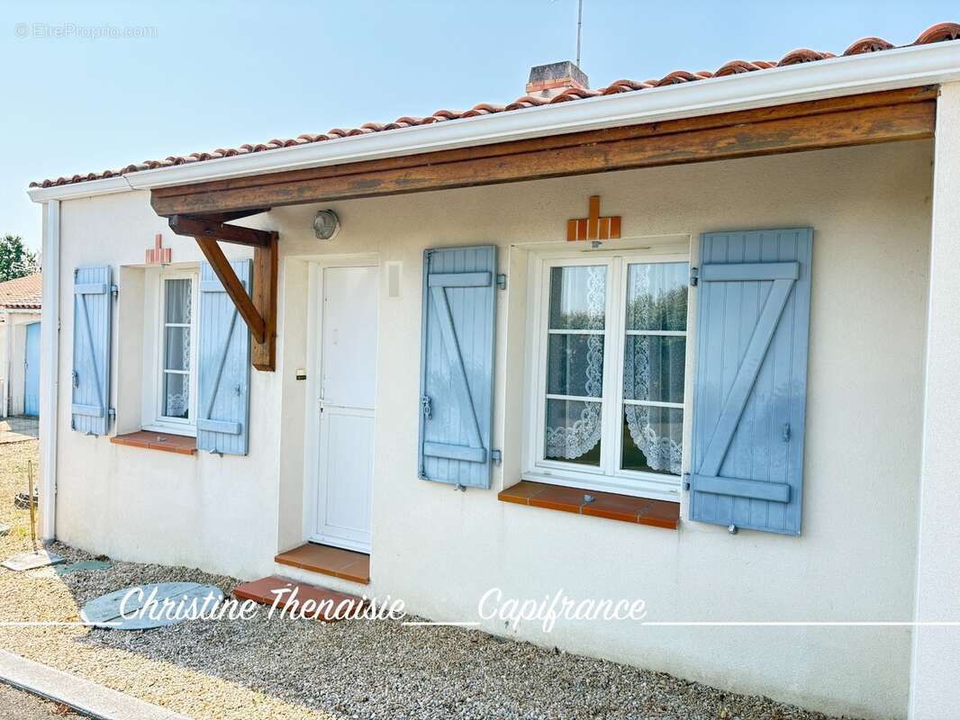 Maison à vendre Plain-Pied, Coeur de ville, 3 chambres, Garage SAINT HILAIRE DE RIEZ (85) - photo 4