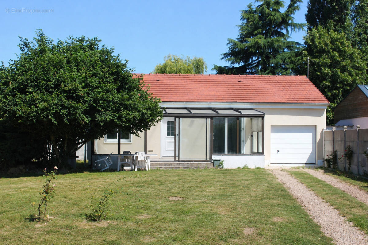 Maison à LA CHAPELLE-SUR-LOIRE