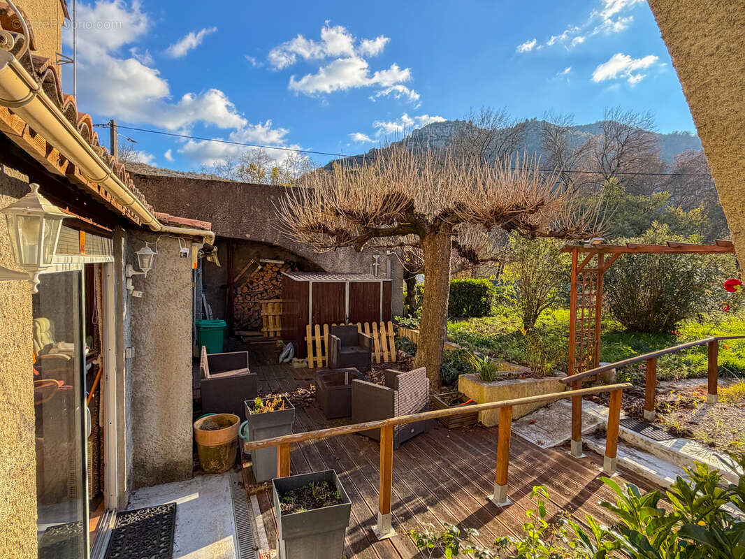 Maison à SAINT-JULIEN-EN-SAINT-ALBAN