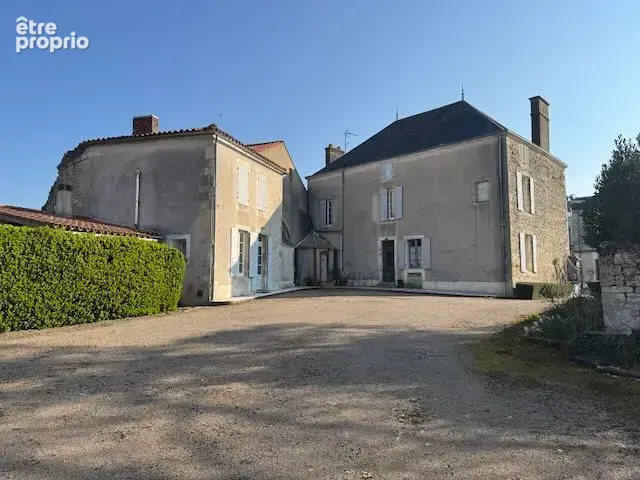 Maison 6 pièces 187 m² à vendre à Sainte-Hermine (85210) - photo 2
