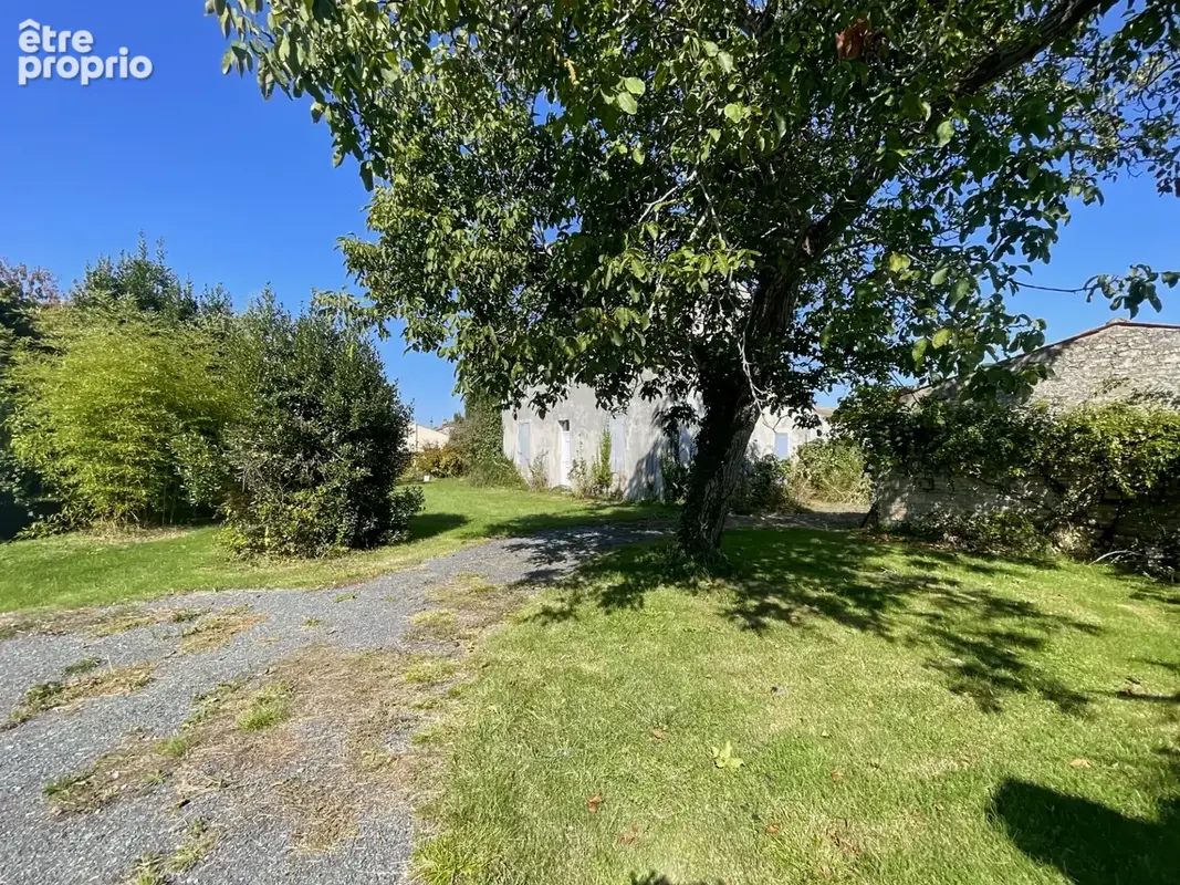 Terrain constructible de 1078 m² à vendre au cœur de Bourgneuf - photo 5