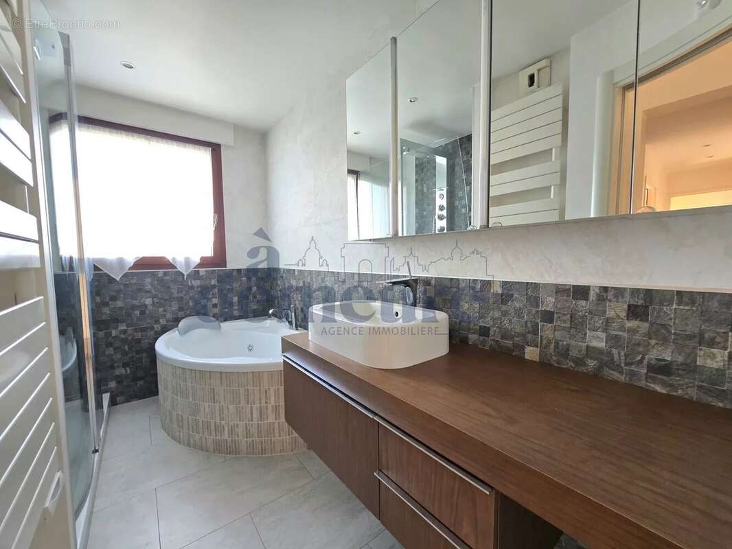 Appartement à ISSY-LES-MOULINEAUX